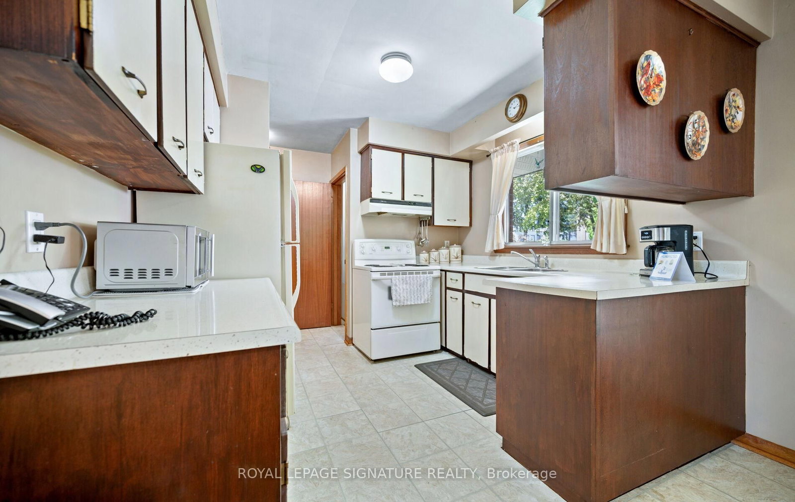 2585 Jarvis Street - Photo 14