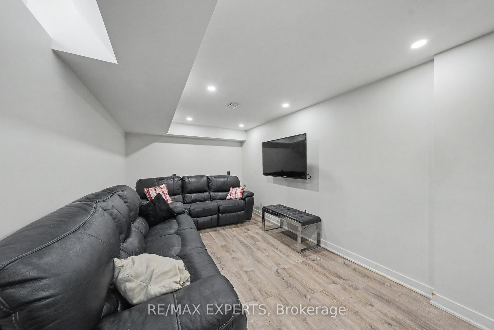 40 Waterbury Street • Caledon, ON photo 28