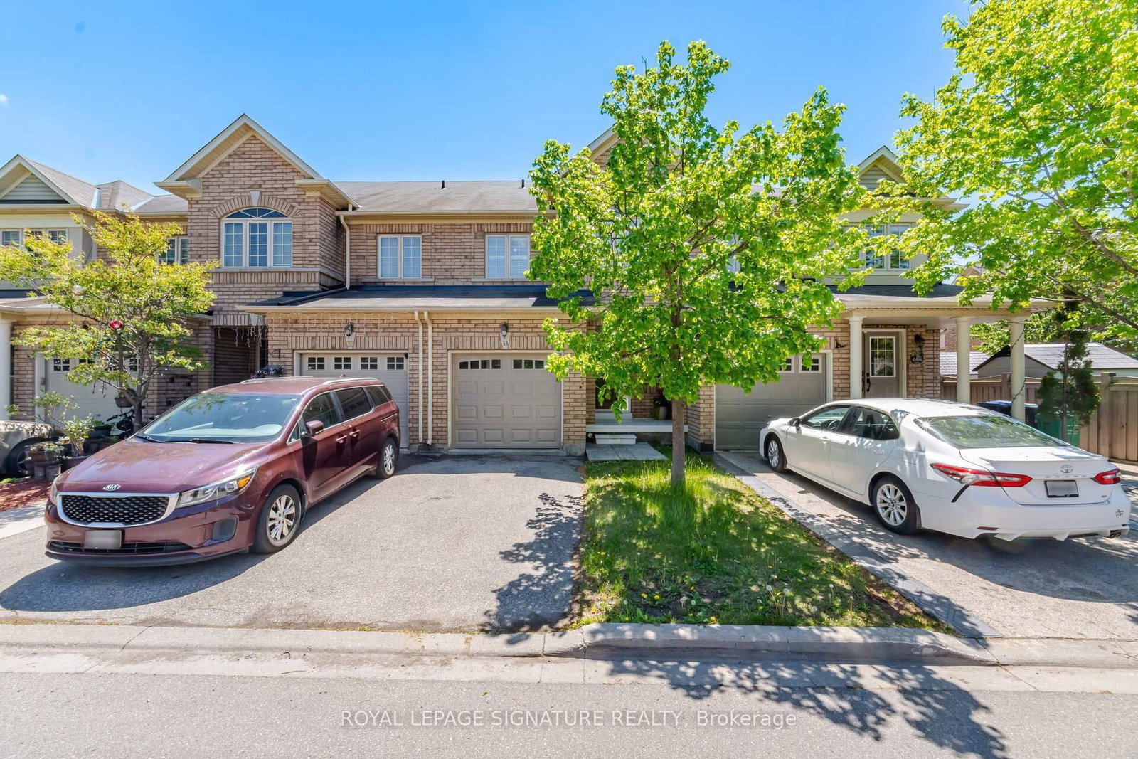 33 Bay Breeze Drive • Brampton, ON photo 2