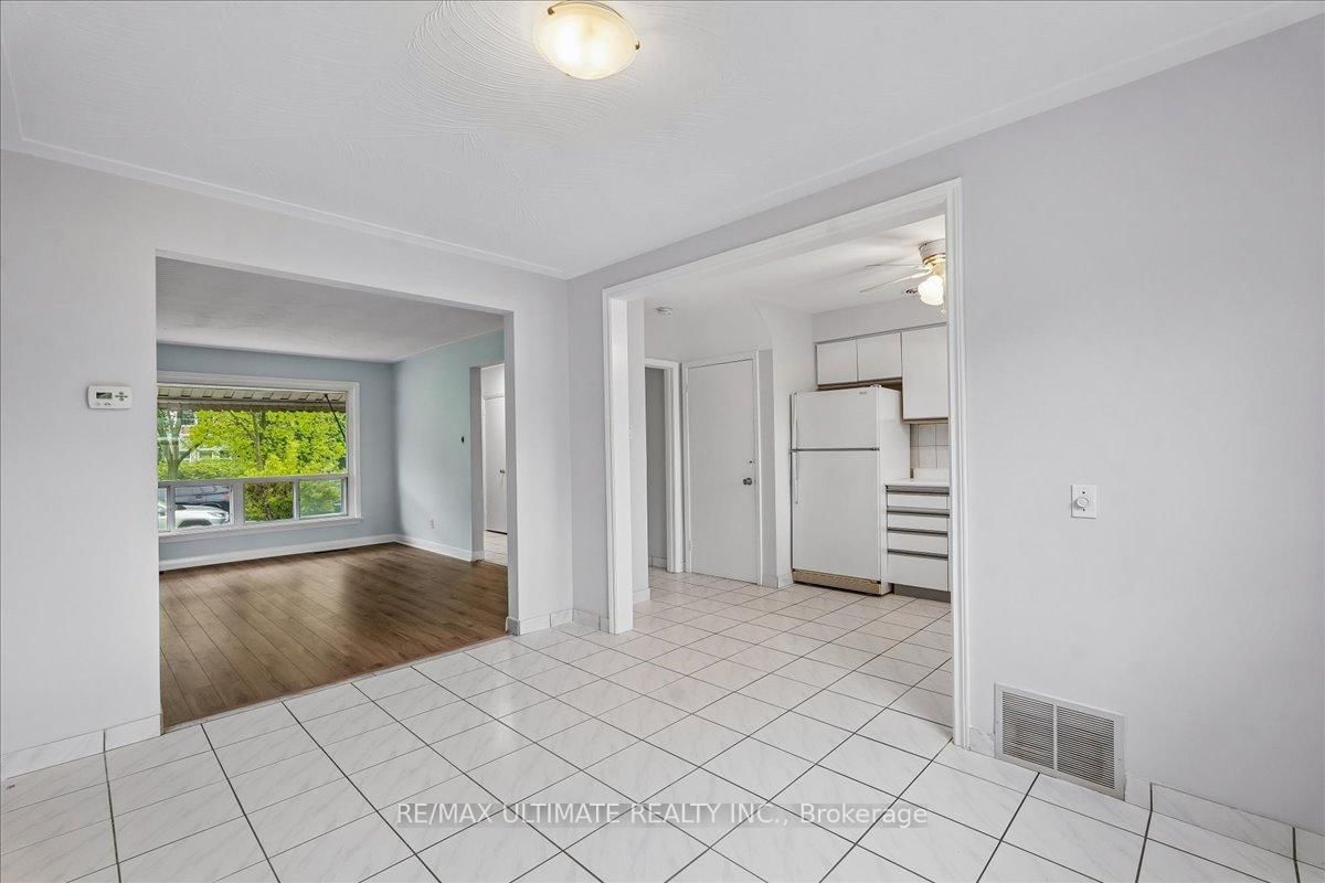 12 Thurodale Avenue • Toronto, ON photo 21