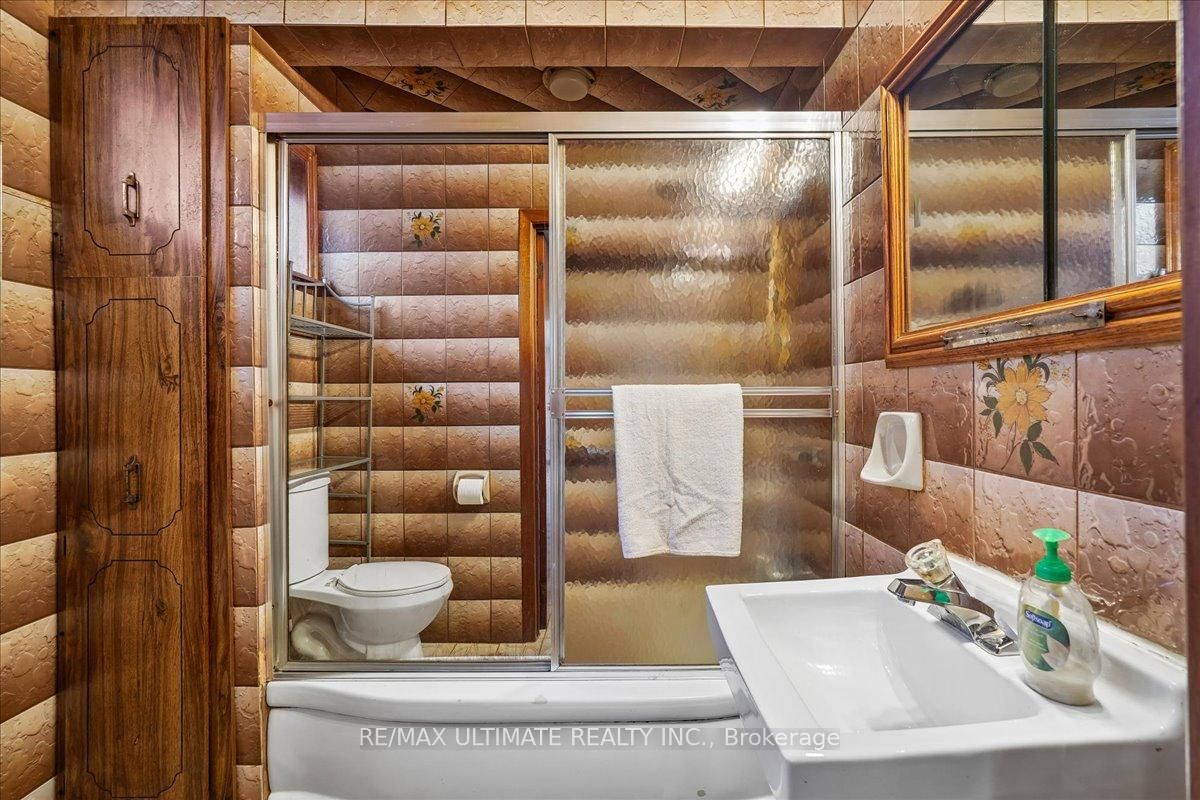 12 Thurodale Avenue • Toronto, ON photo 33