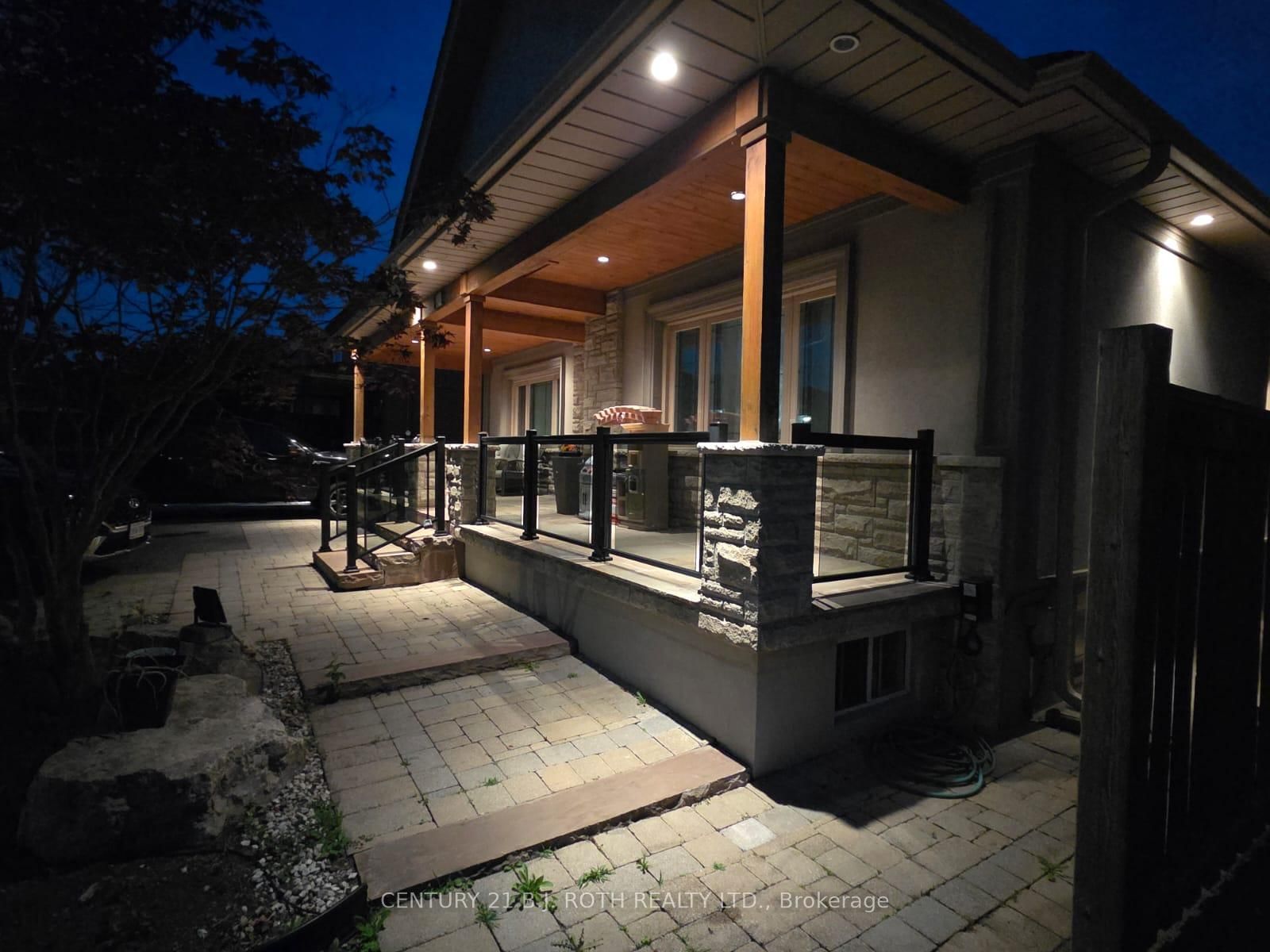 Listing Image 4
