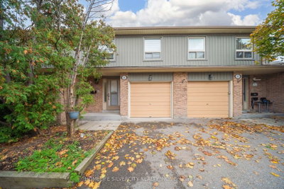 4-bed Townhouse, Condo · 60 Hanson Rd