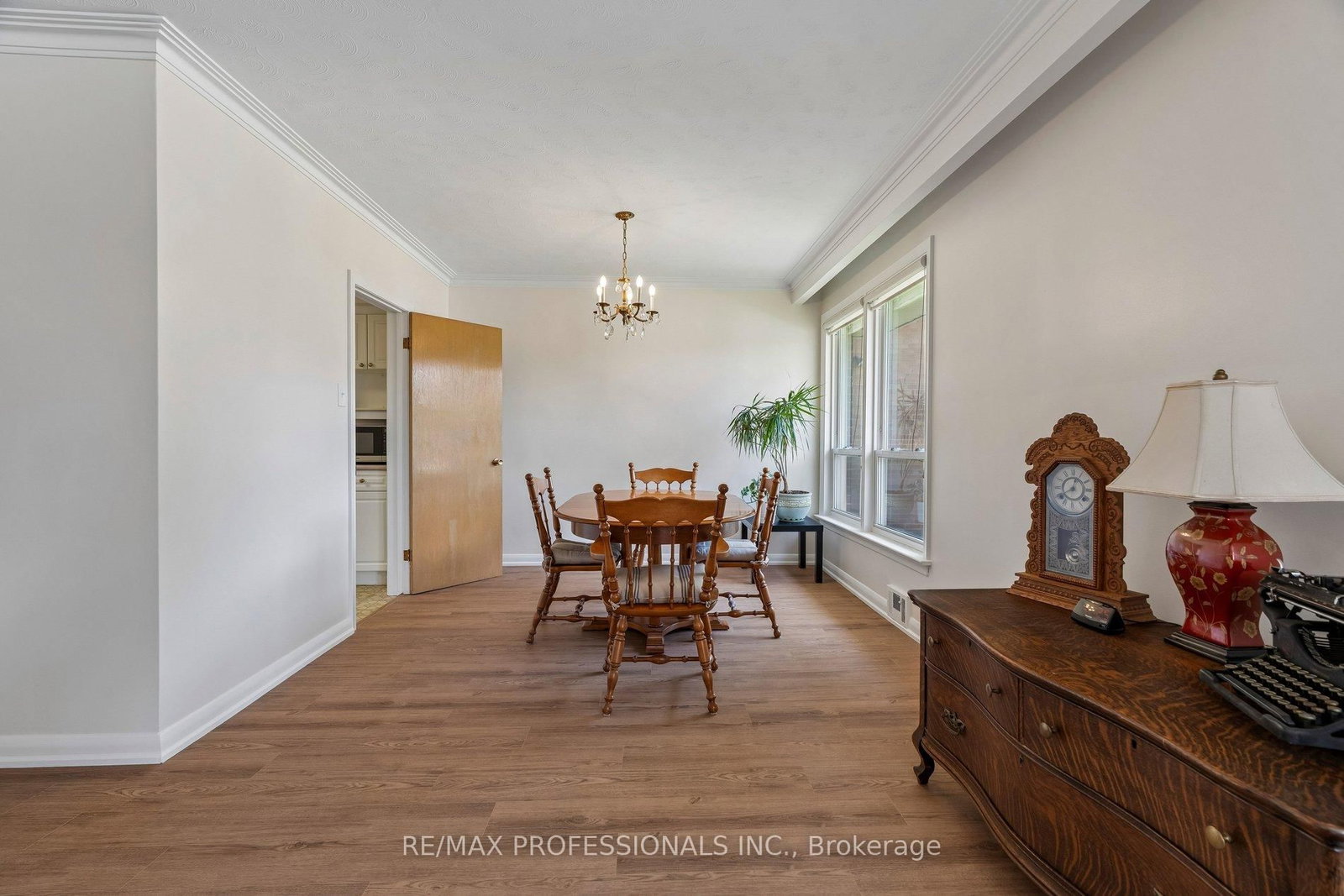 151 Perry Crescent • Toronto, ON photo 13