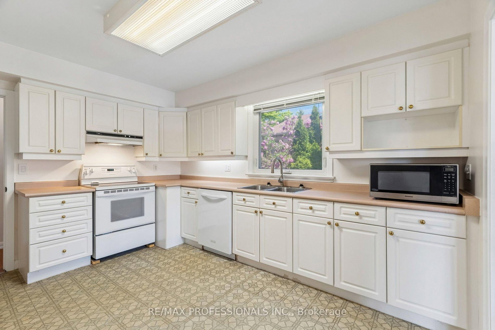 151 Perry Crescent • Toronto, ON photo 17