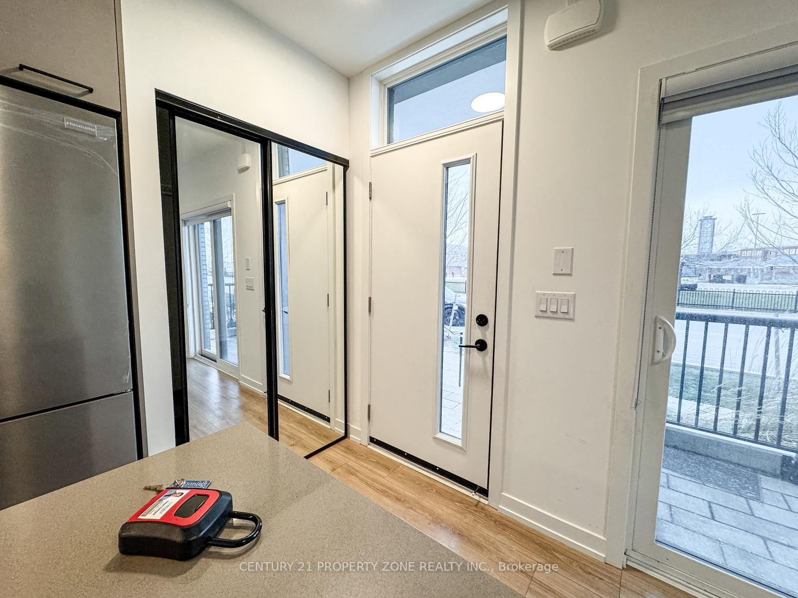 Listing Image 7
