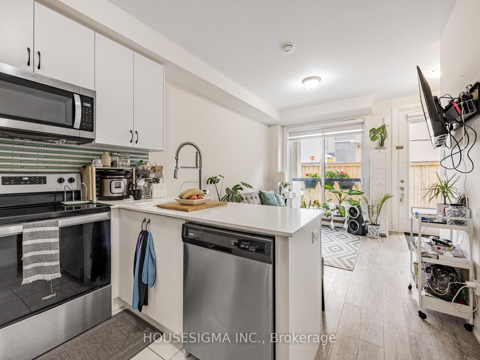 713 Lawrence Avenue W, Unit 5 - Photo 13