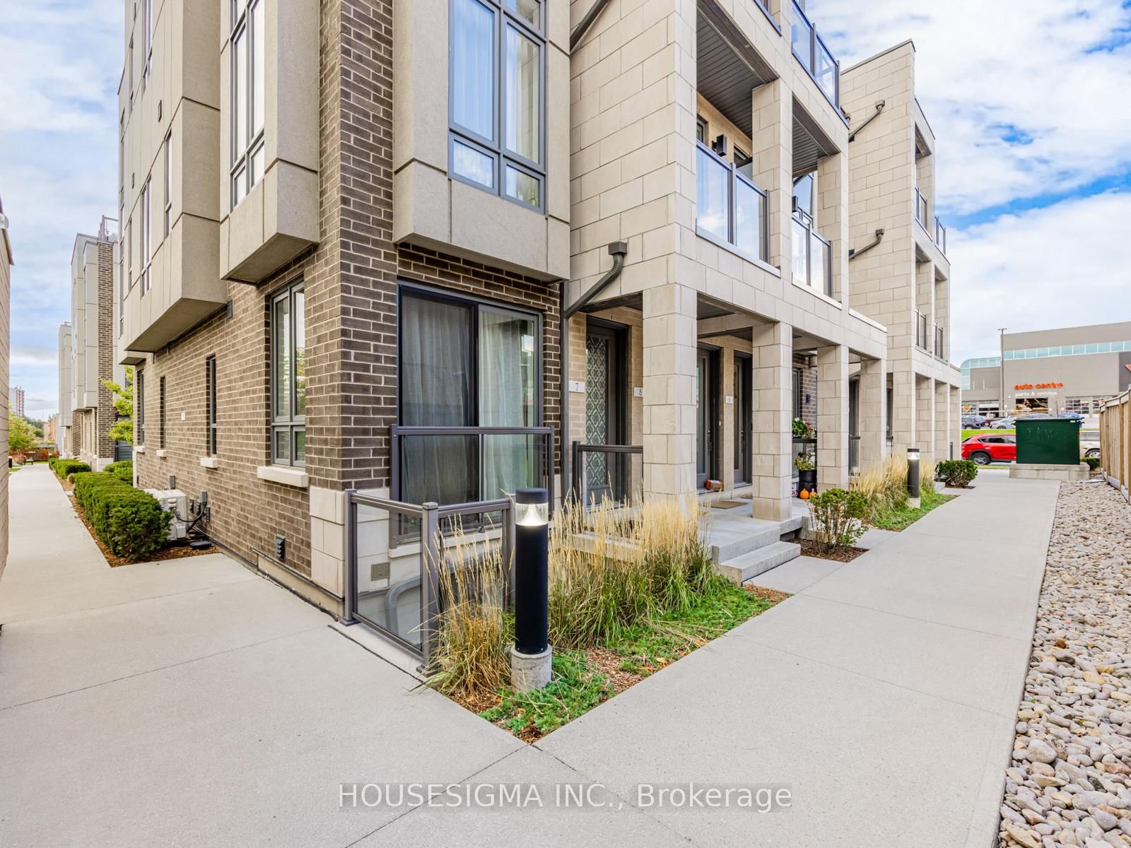 713 Lawrence Avenue W, Unit 5 - Photo 2