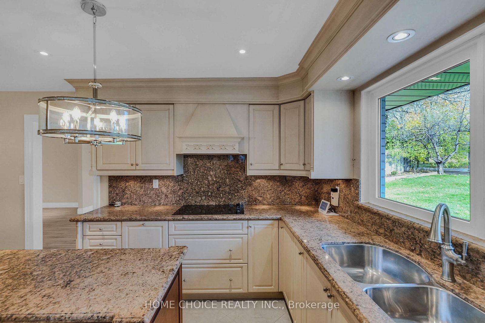 43 Golfwood Heights E • Toronto, ON photo 14