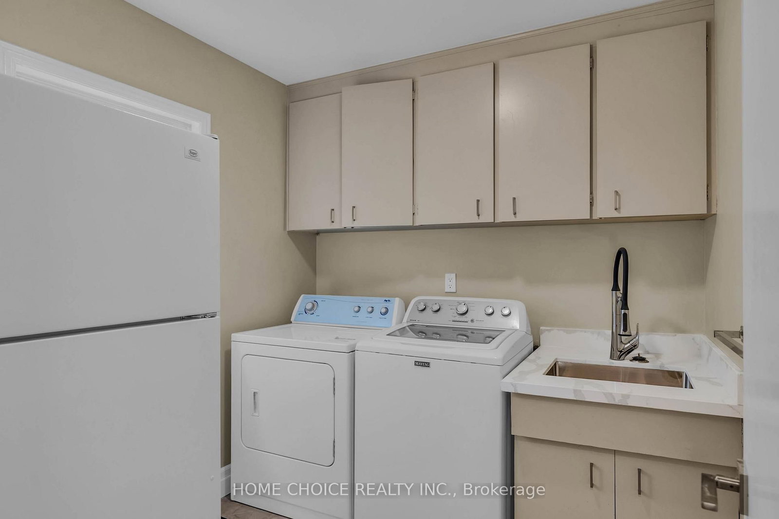 43 Golfwood Heights E • Toronto, ON photo 20