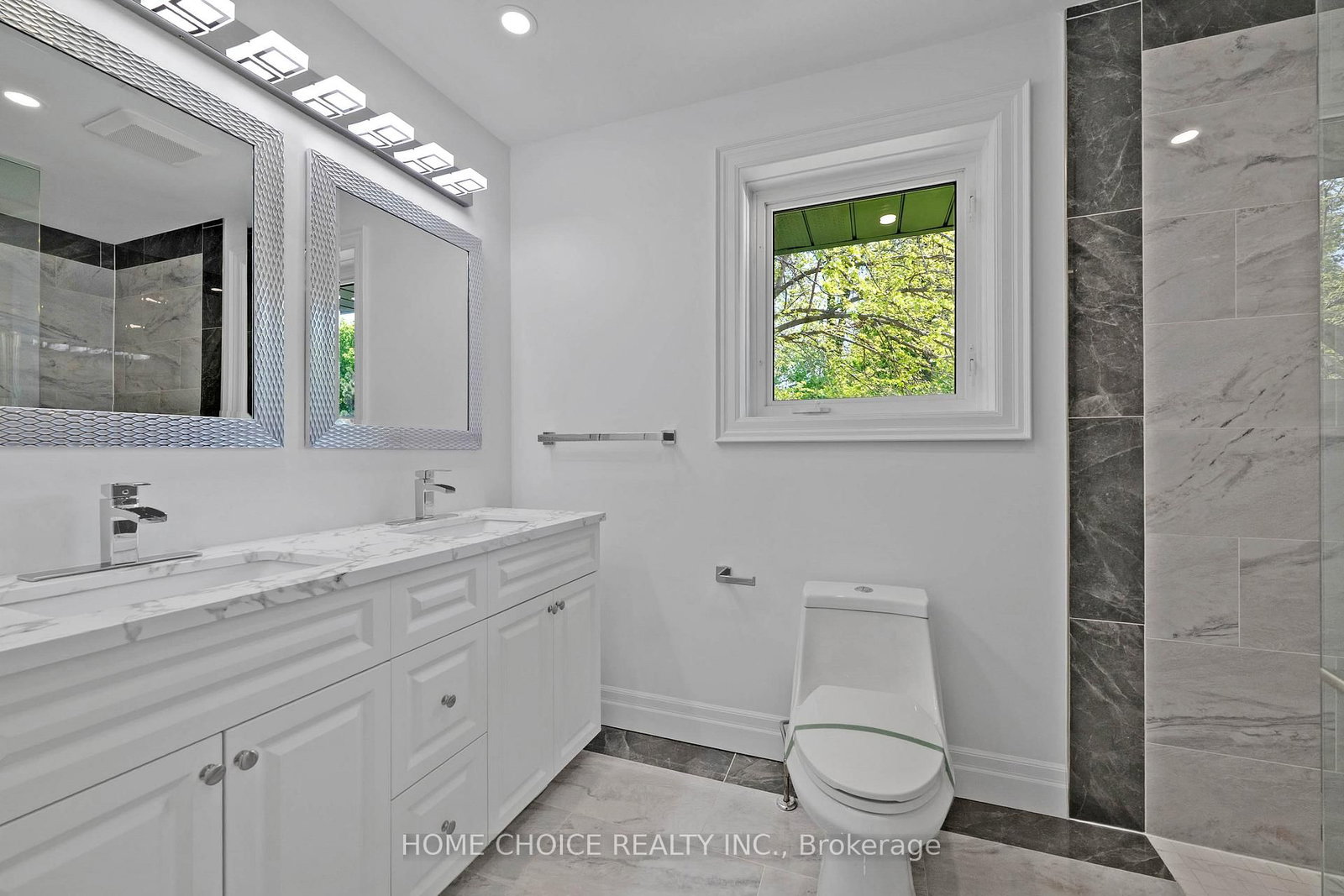 43 Golfwood Heights E • Toronto, ON photo 24