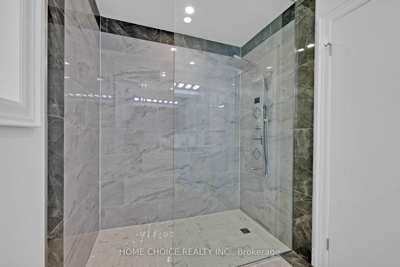 43 Golfwood Heights E • Toronto, ON photo 25