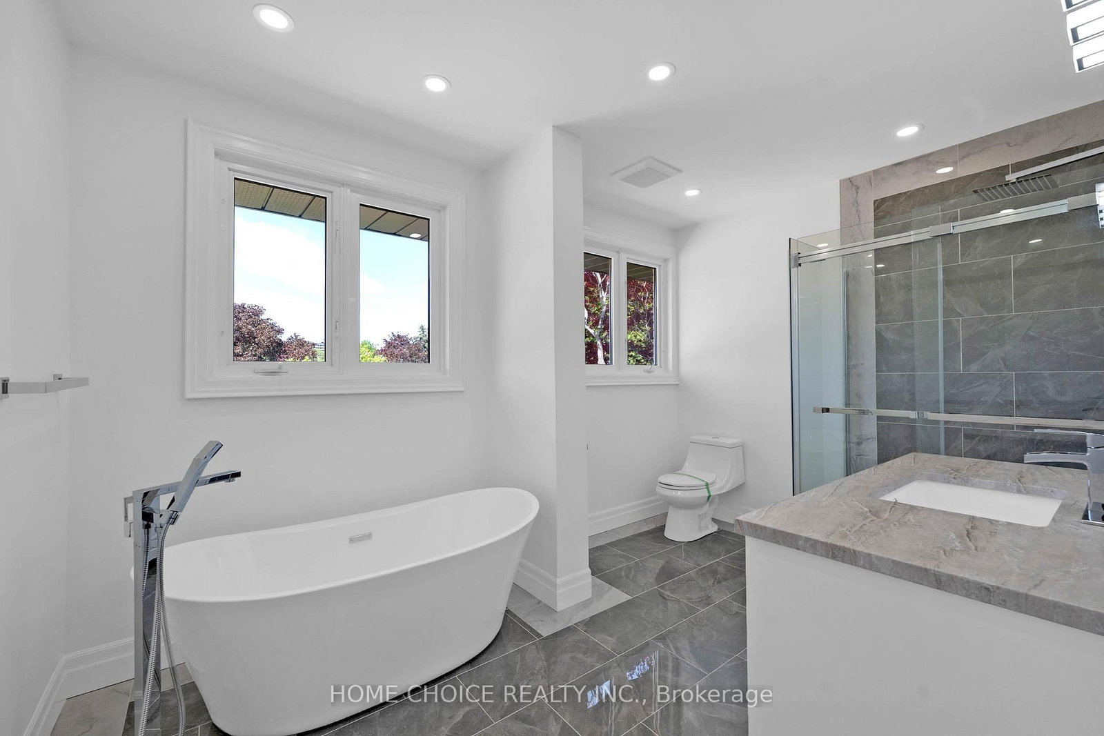 43 Golfwood Heights E • Toronto, ON photo 32