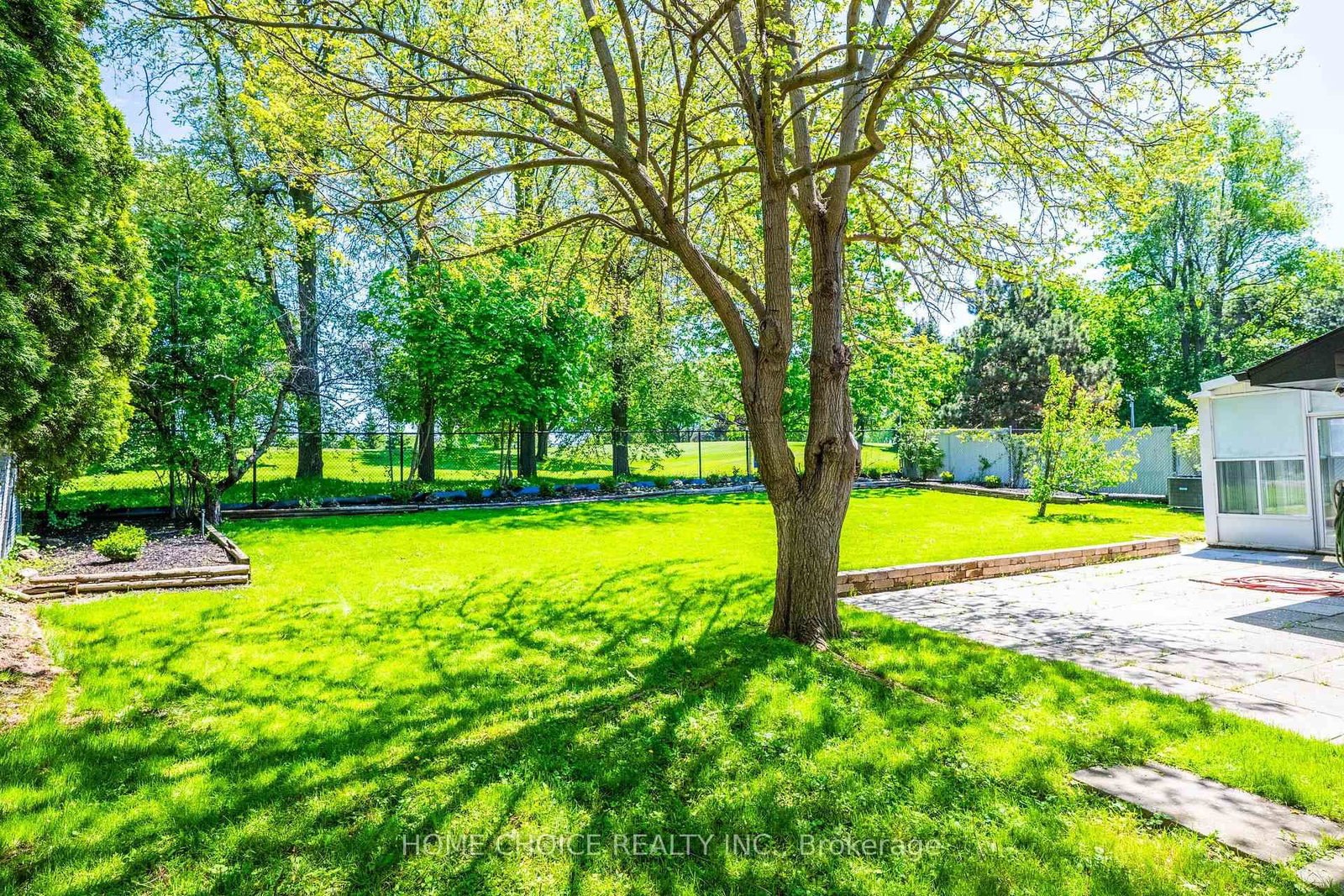 43 Golfwood Heights E • Toronto, ON photo 40