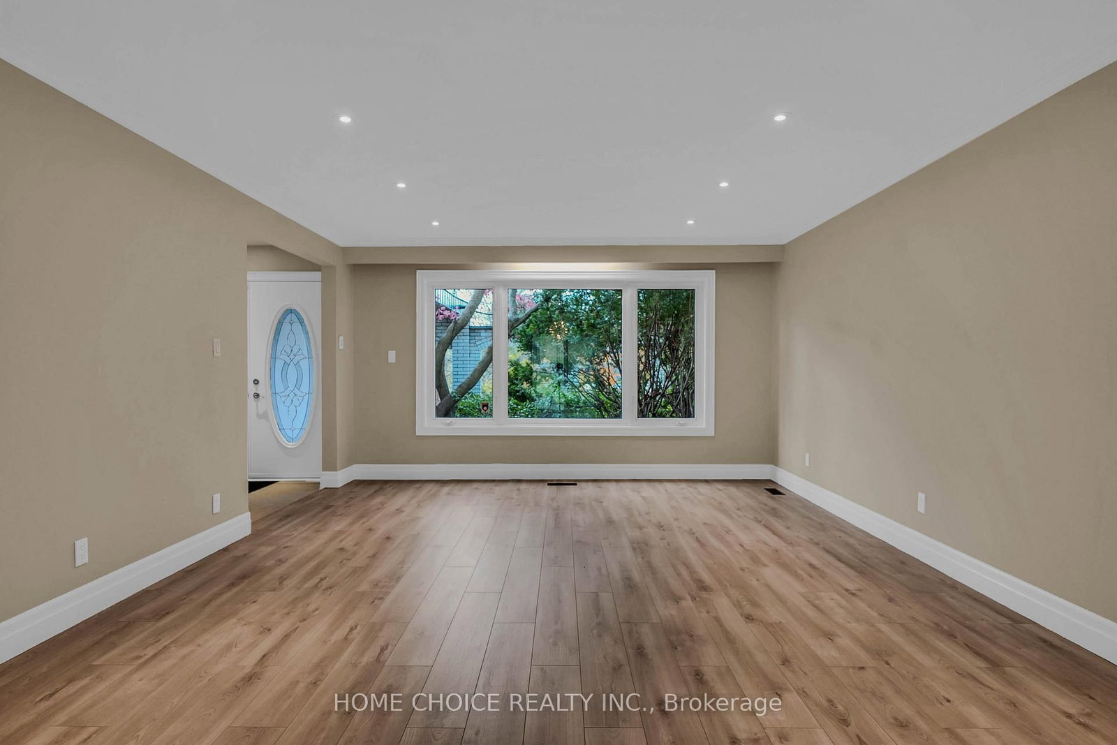 43 Golfwood Heights E • Toronto, ON photo 8