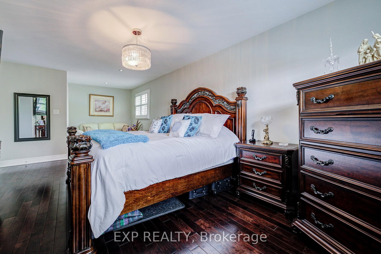 593A Scarlett Road N • Toronto, ON photo 15