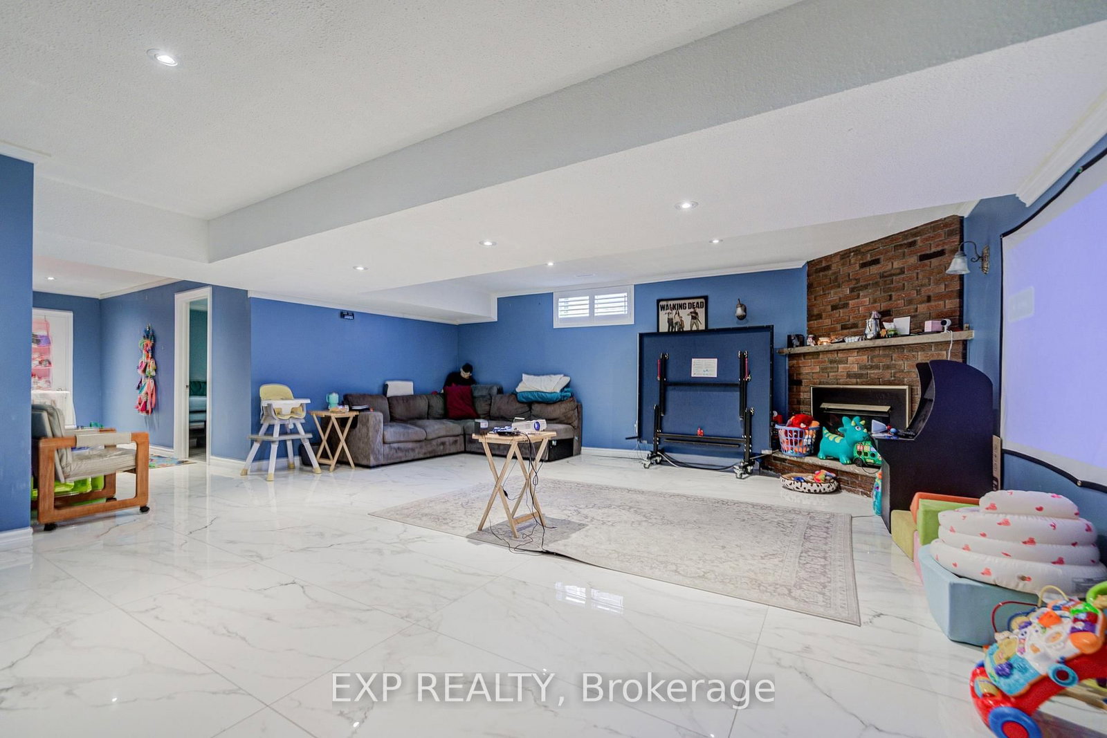 593A Scarlett Road N • Toronto, ON photo 22