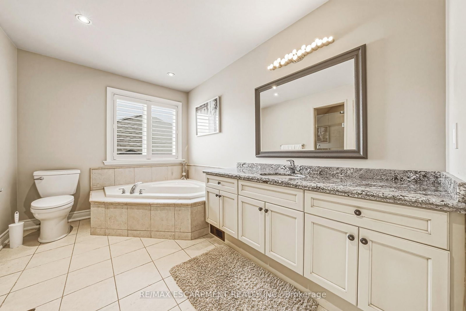 976 Shadeland Avenue • #3 • Burlington, ON photo 28