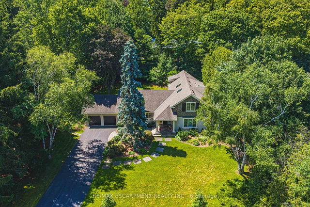 7 Colonial Crescent