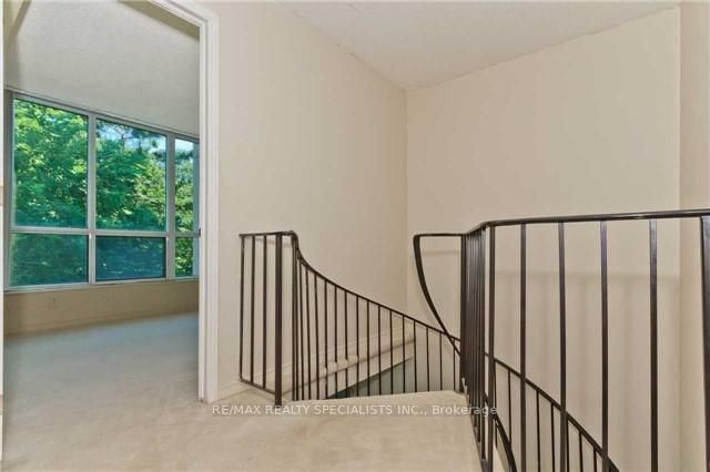 2565 Erin Centre Mississauga,ON L5M 6Z8 — Photo 17