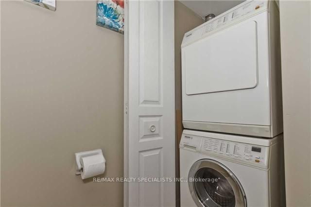 2565 Erin Centre Mississauga,ON L5M 6Z8 — Photo 8