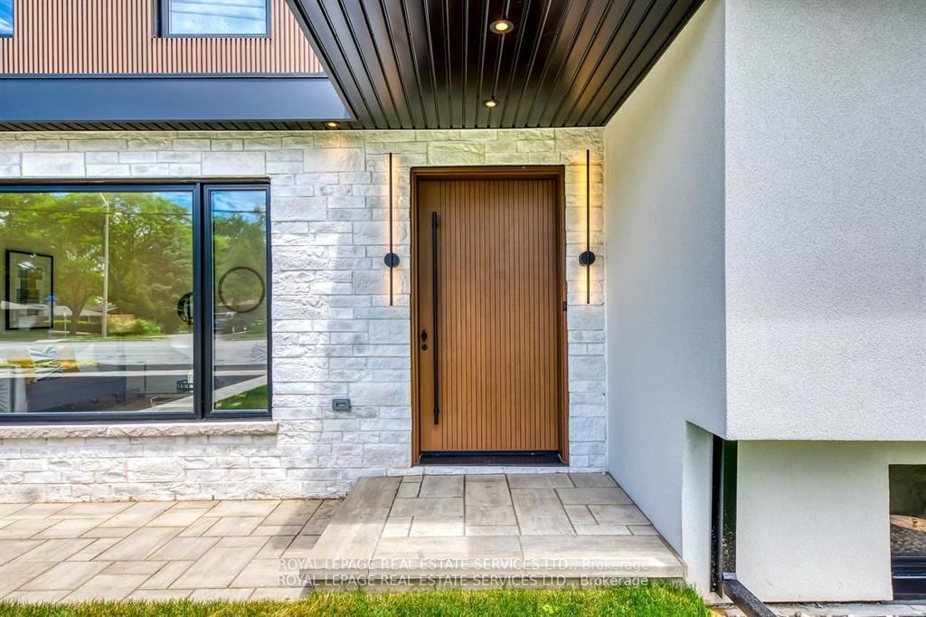 559 Walkers Line • Burlington, ON photo 10