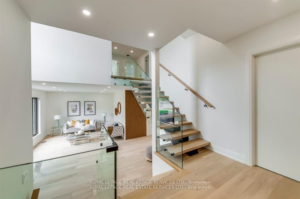 559 Walkers Line • Burlington, ON photo 14