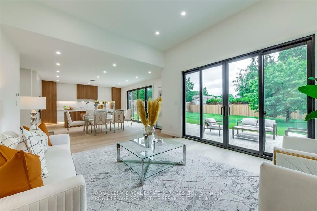 559 Walkers Line • Burlington, ON photo 15