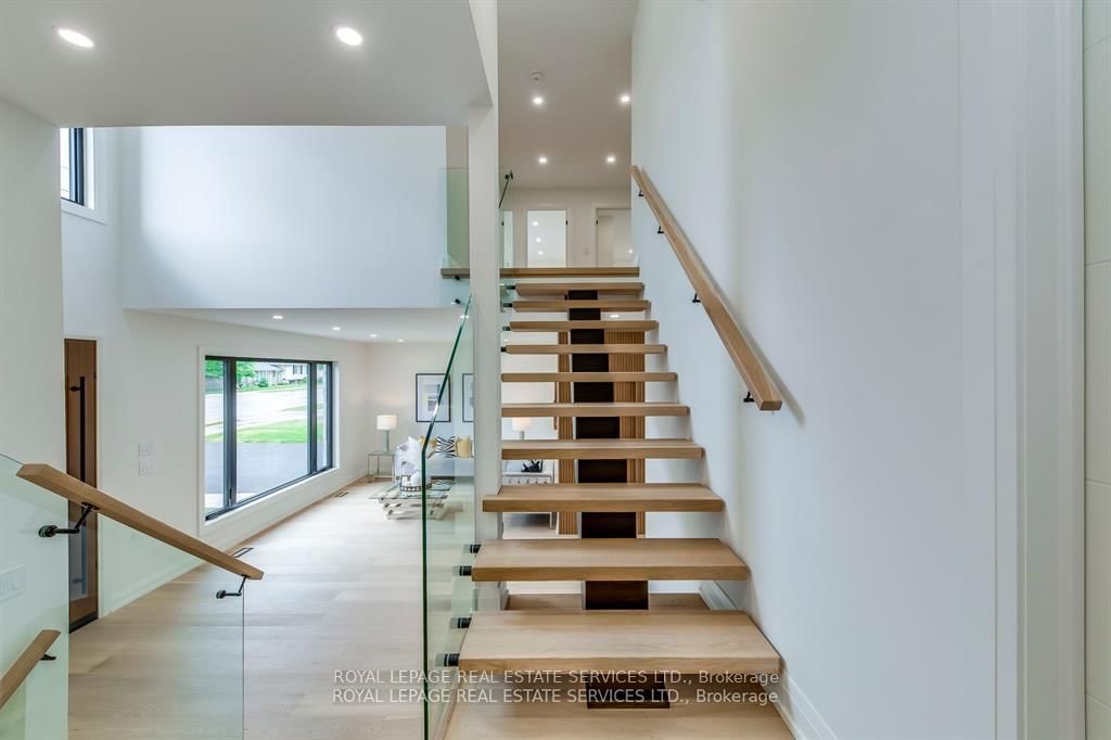 559 Walkers Line • Burlington, ON photo 28