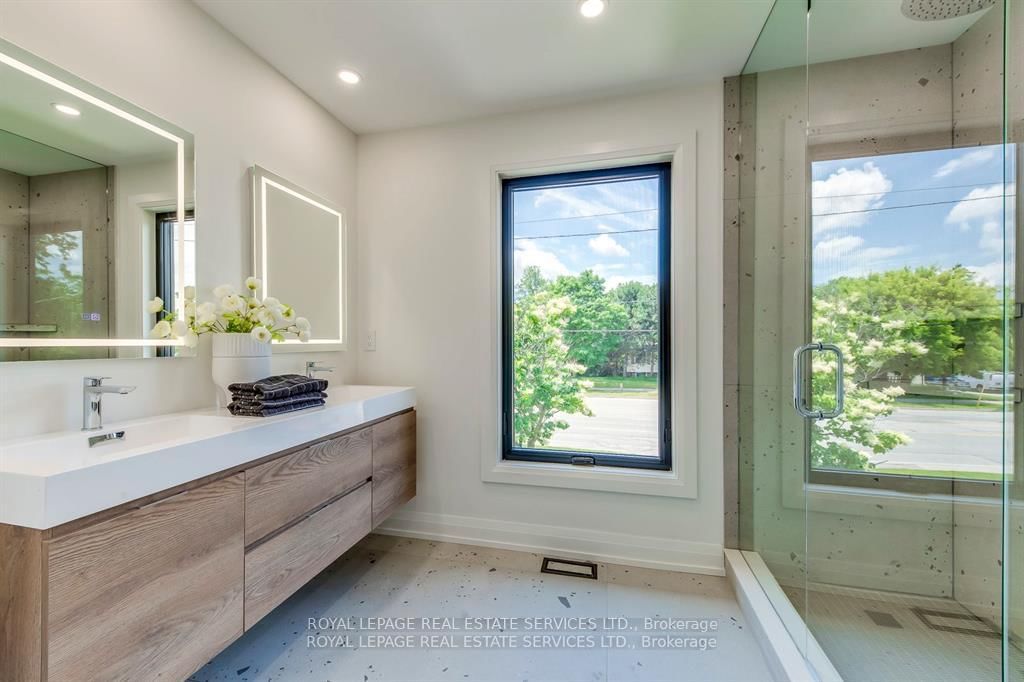 559 Walkers Line • Burlington, ON photo 35