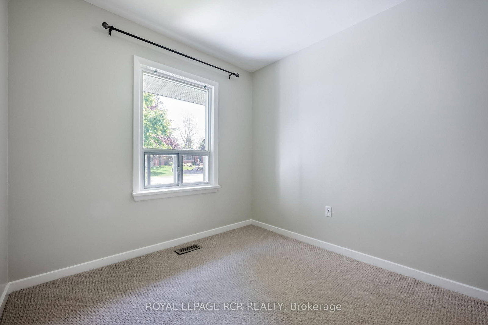 77 Zina Street • Orangeville, ON photo 28