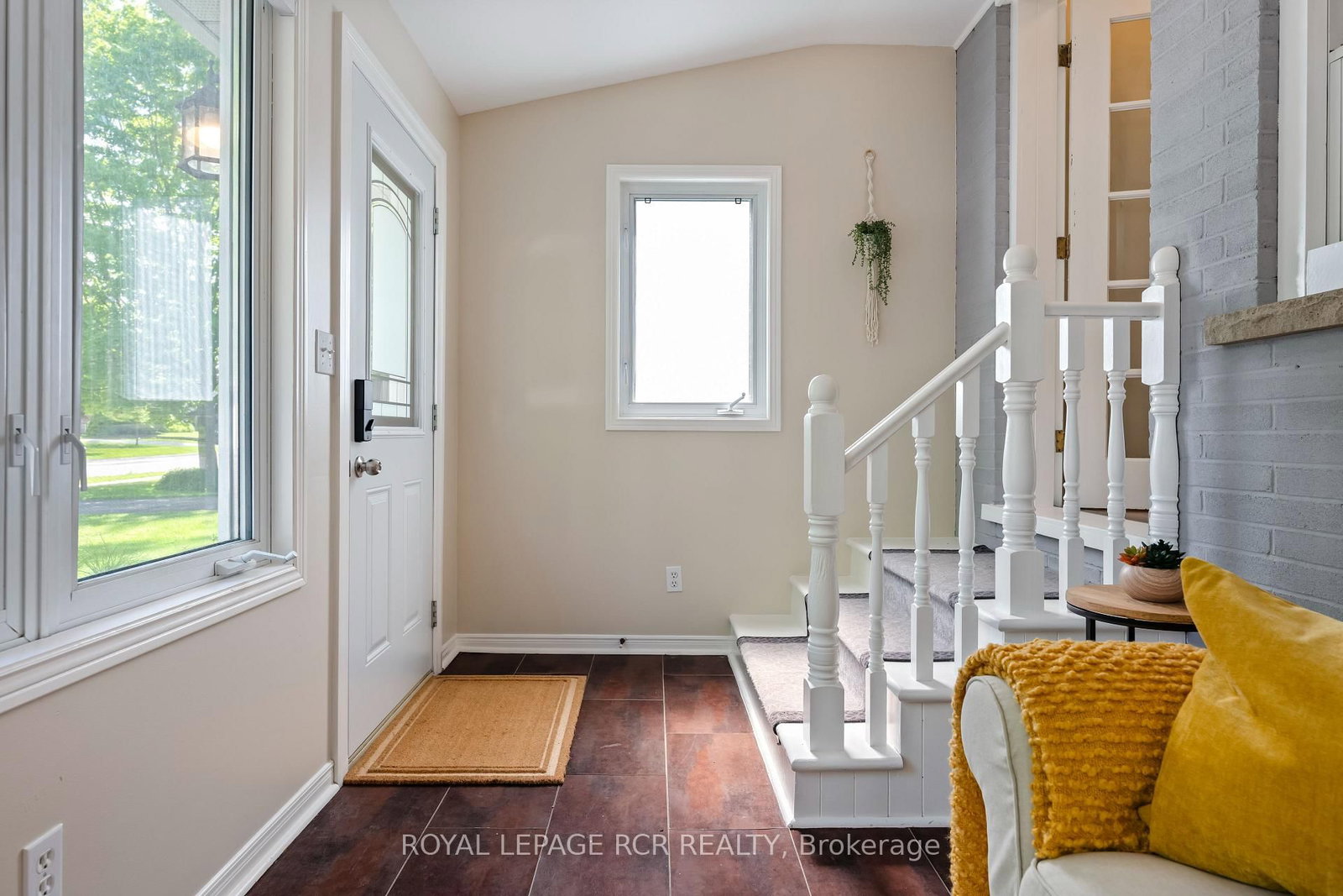 77 Zina Street • Orangeville, ON photo 5