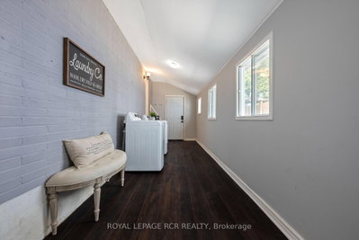 77 Zina Street • Orangeville, ON photo 9