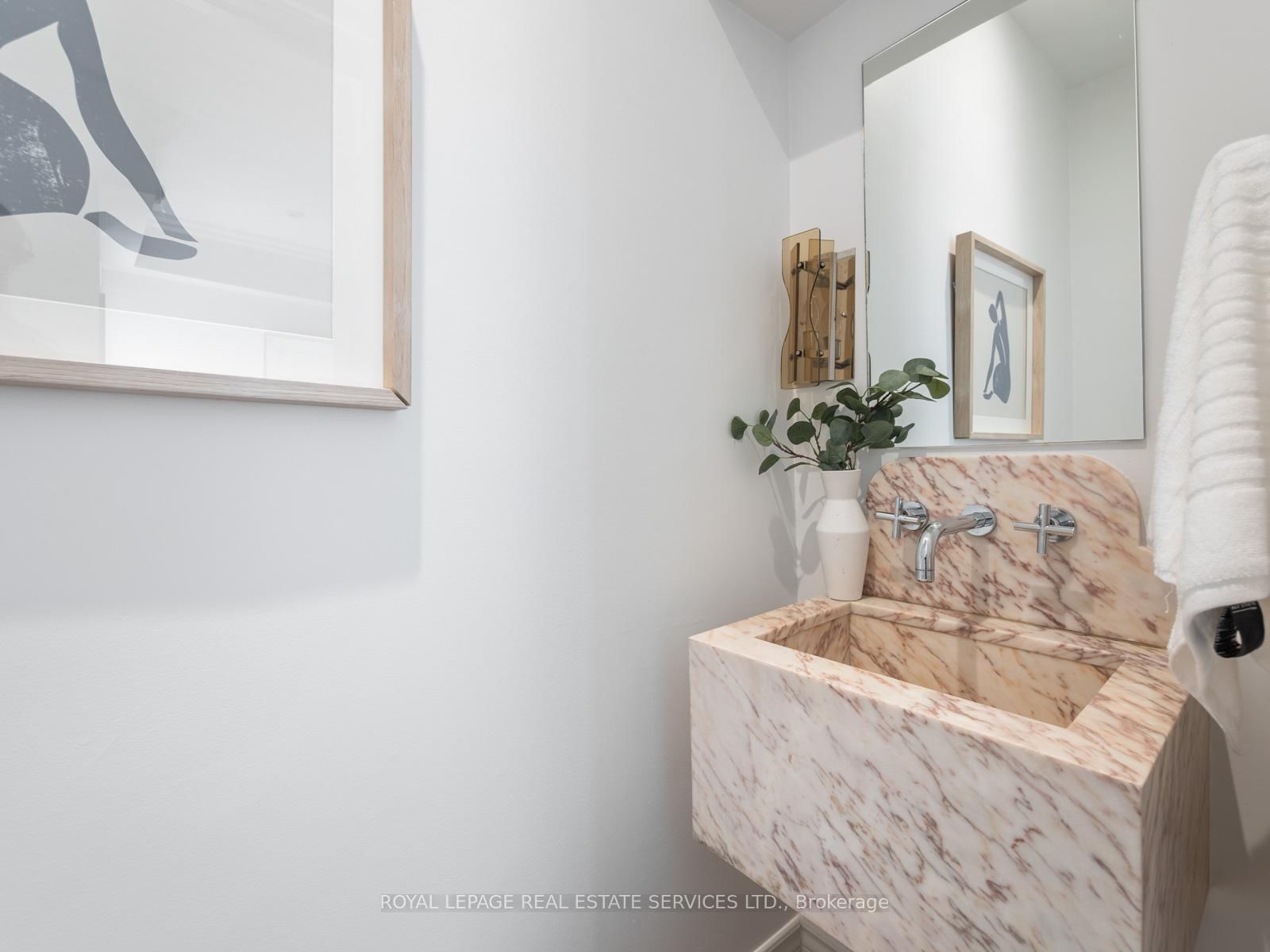 15 Melville Avenue • Toronto, ON photo 8