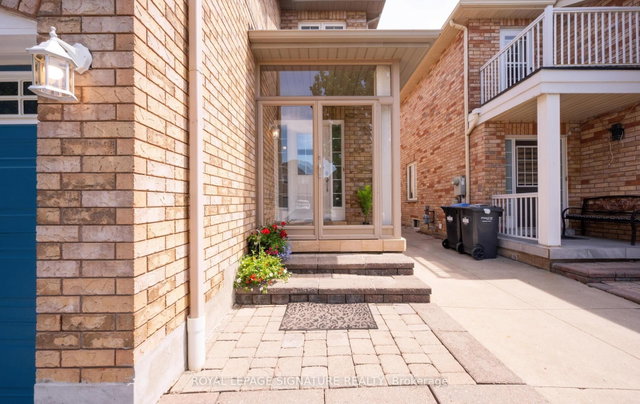 383 Krotone Crescent