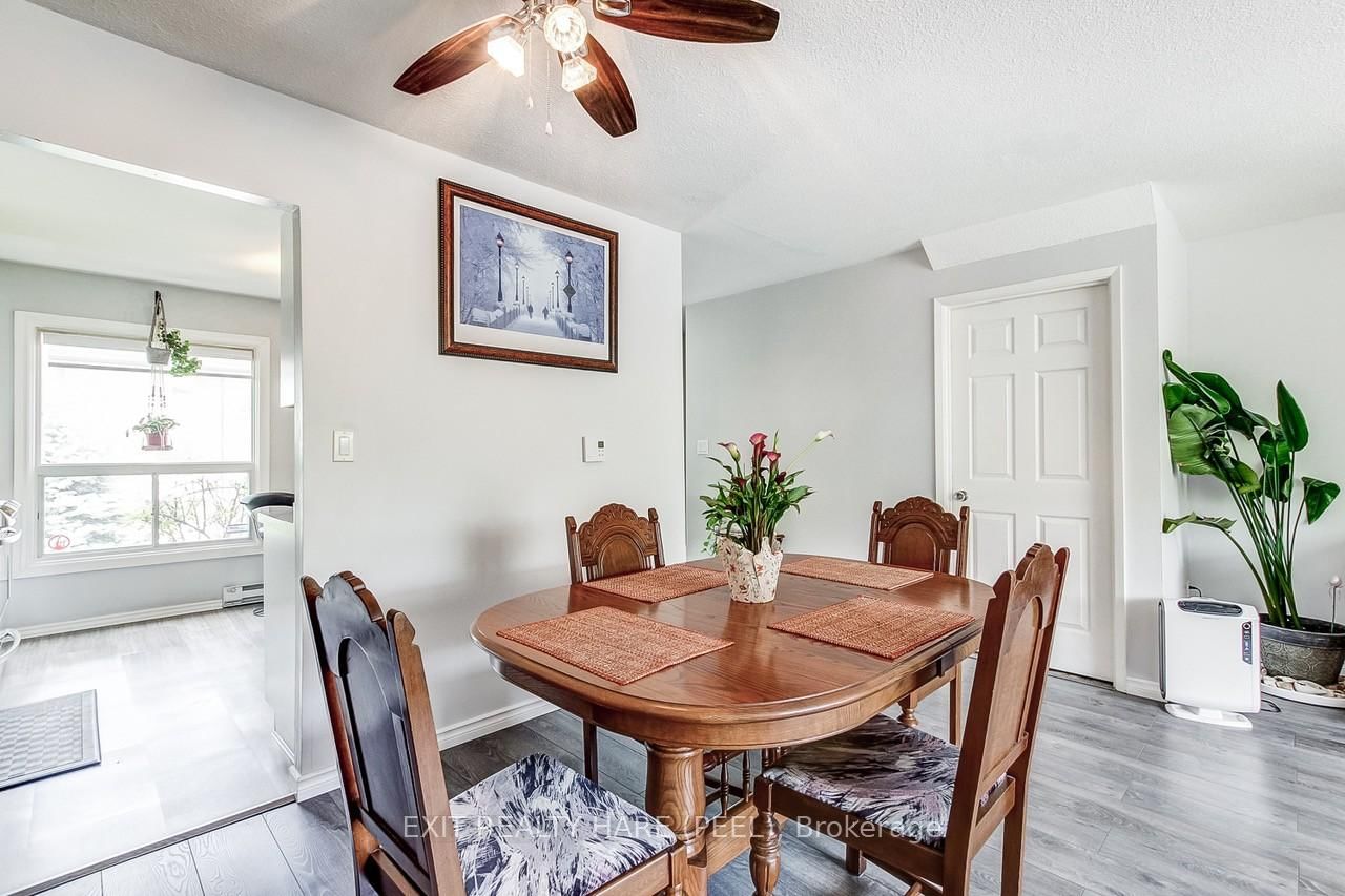 Townhouse sold at 34 Kingham Road, Halton Hills, Ontario, L7J 1S4 - Acton - MLS: W13209010