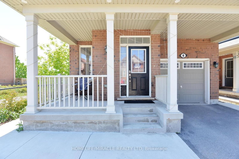 8 Robert Parkinson Drive