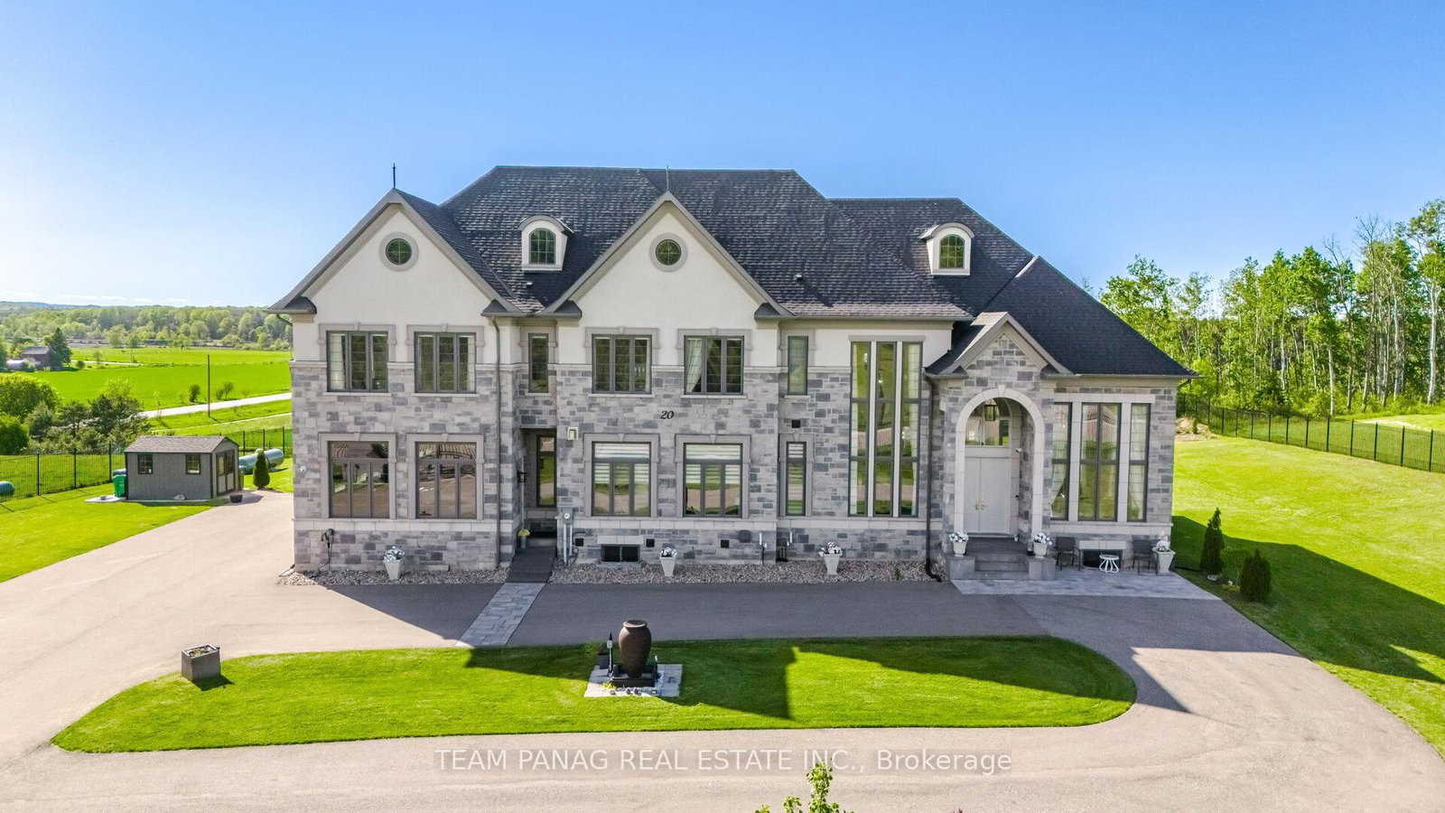 20 Stinson Street • Caledon, ON photo 2