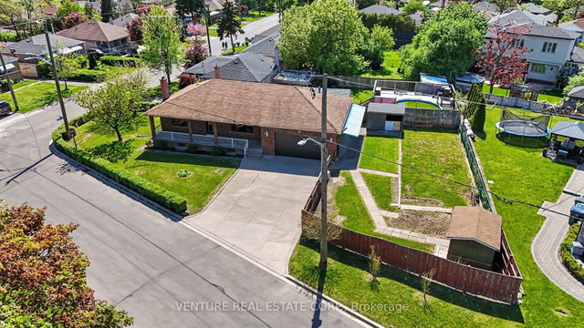 2 Redfern Avenue