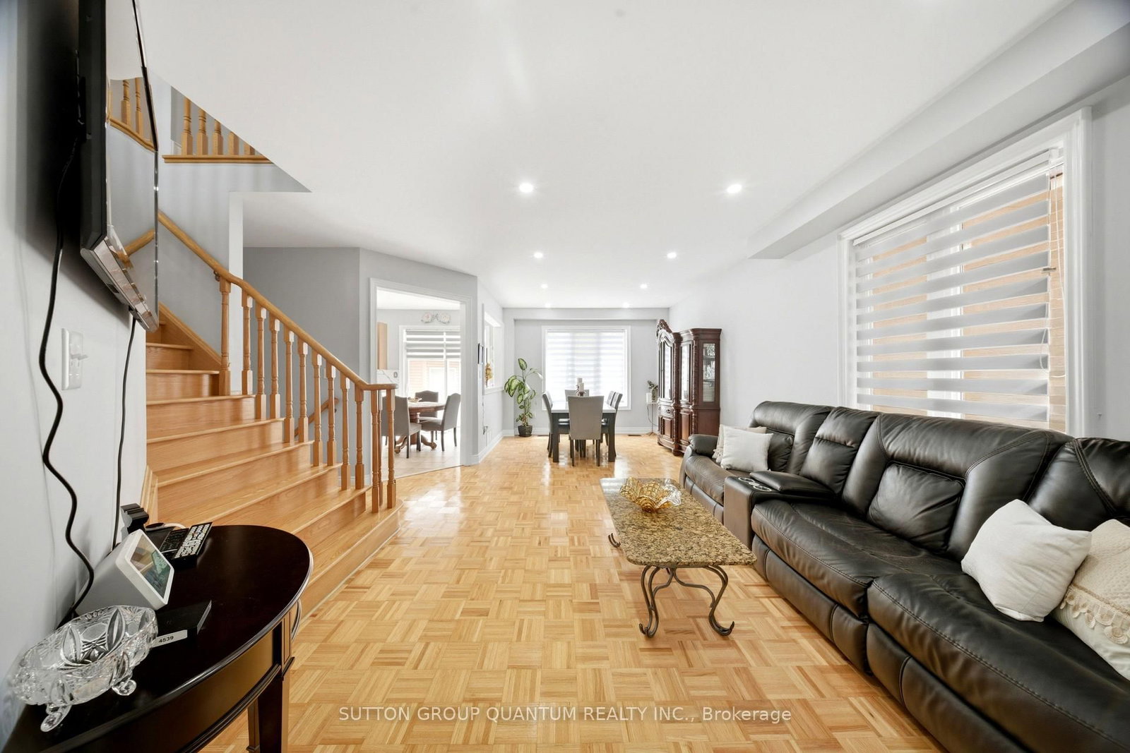 35 Devonsleigh Drive • Brampton, ON photo 8