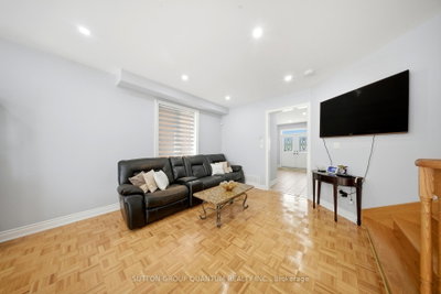 35 Devonsleigh Drive • Brampton, ON photo 9
