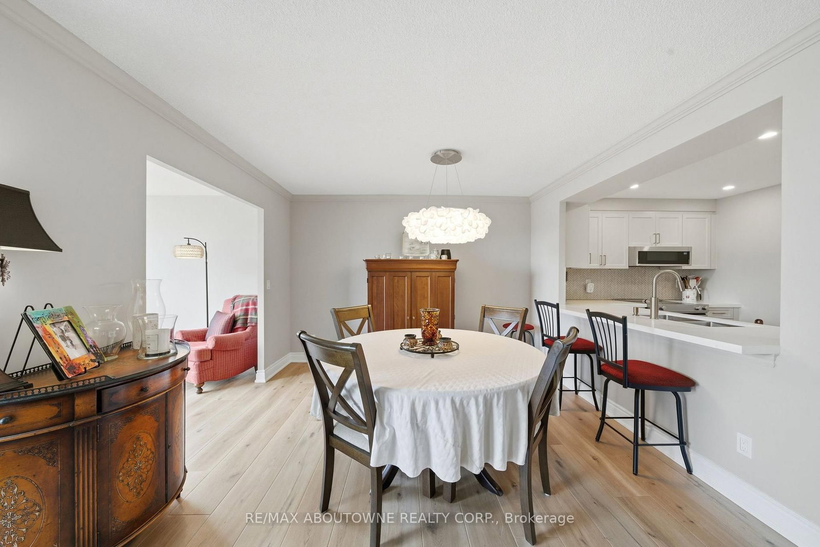 442 Maple Ave. Avenue • #606 • Burlington, ON photo 17