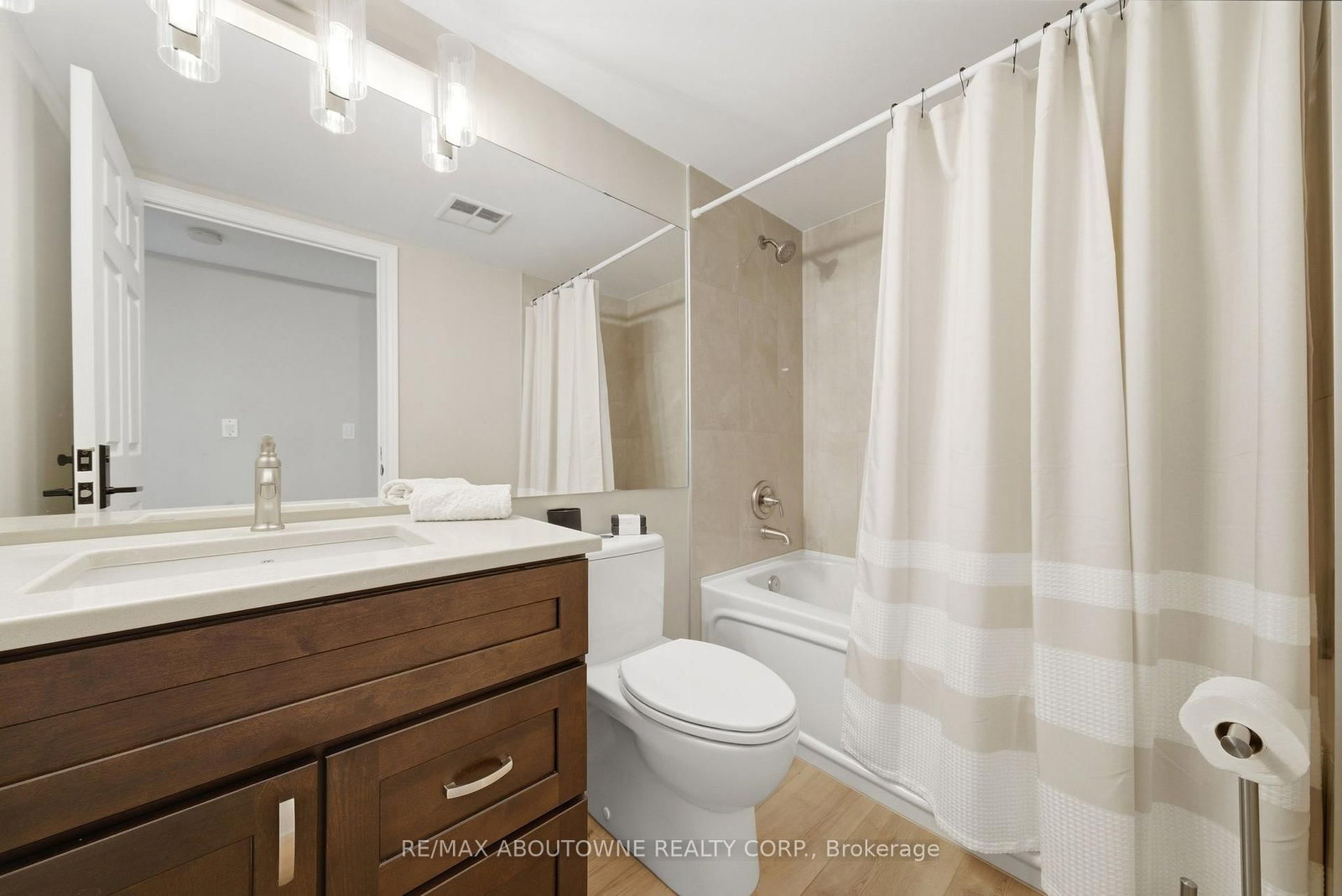 442 Maple Ave. Avenue • #606 • Burlington, ON photo 25