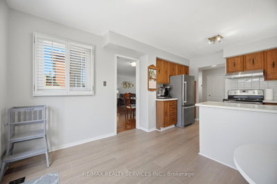 122 Flowertown Avenue • Brampton, ON photo 4