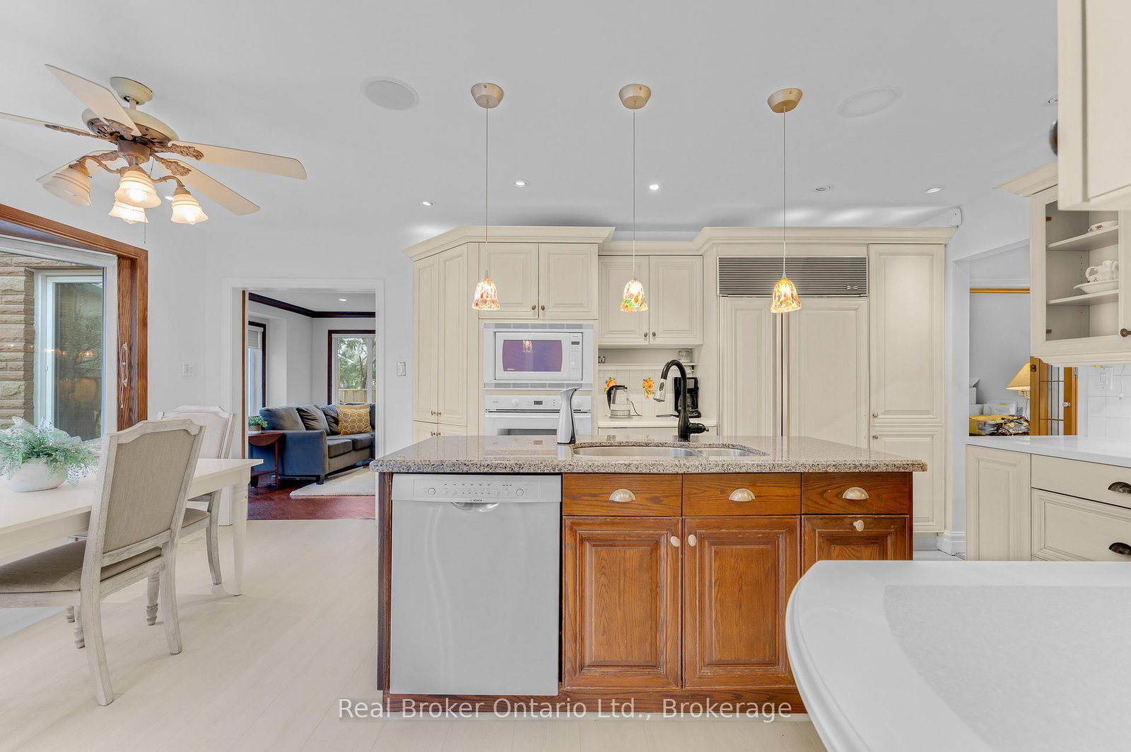 6366 Miller's Grove • Mississauga, ON photo 14