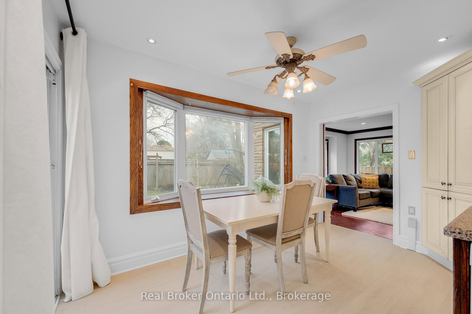 6366 Miller's Grove • Mississauga, ON photo 16