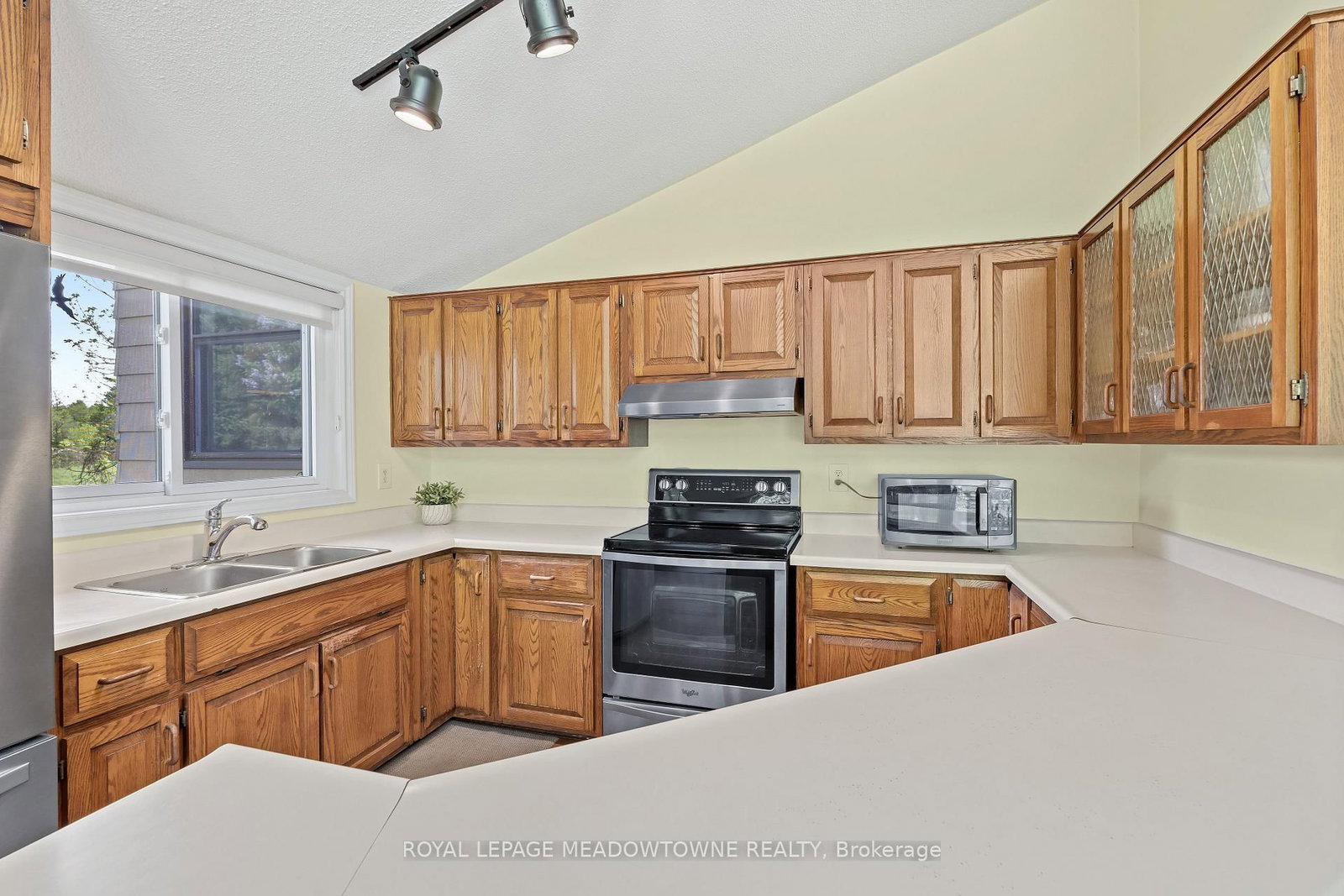 12072 Sixth Line • Halton Hills, ON photo 19