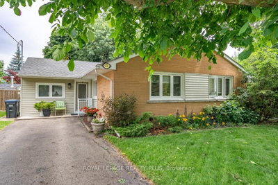 27 Sora Drive • Mississauga, ON photo 2