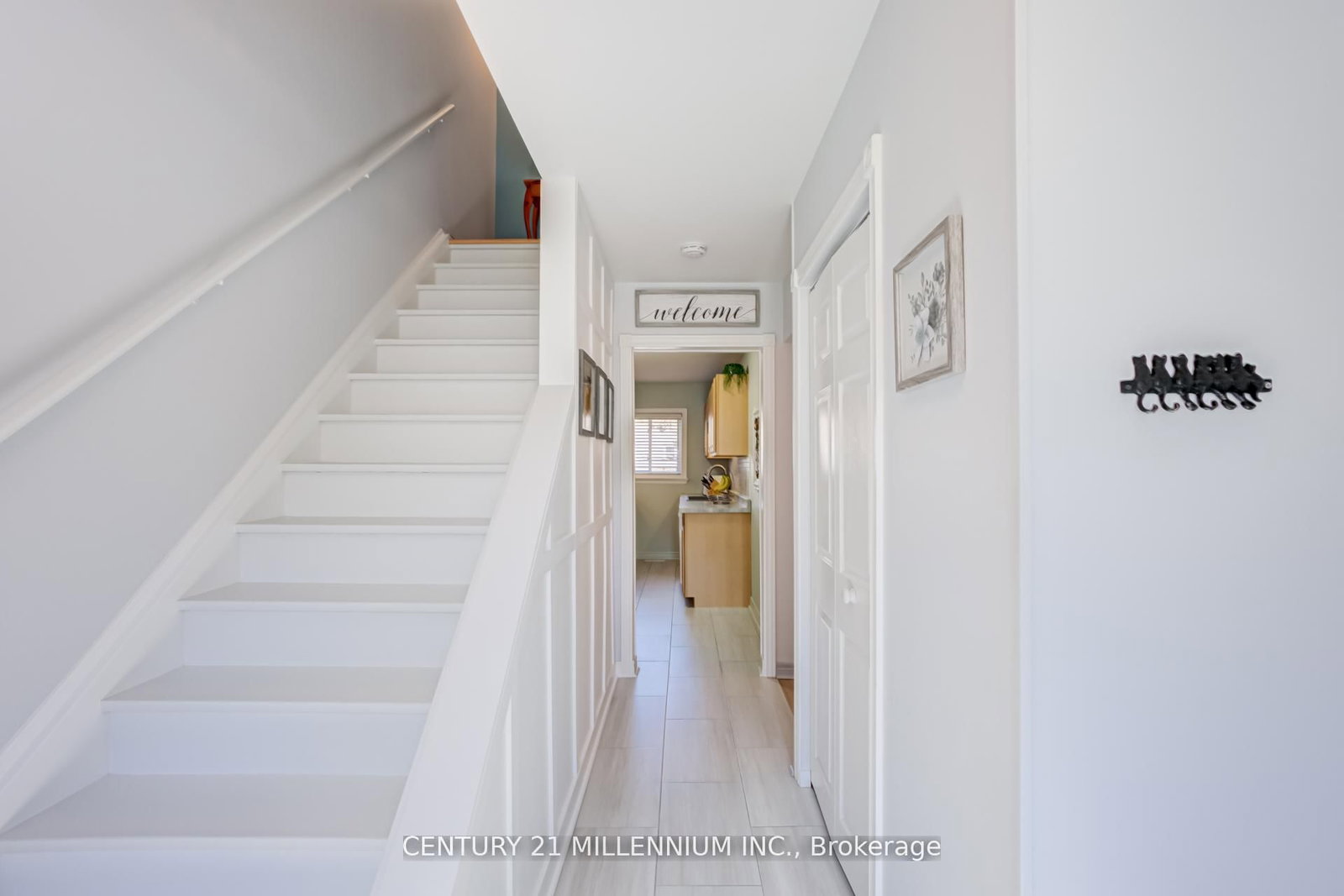 Townhouse for sale at 17-17 Craigleigh Crescent, Brampton, Ontario, L6T 2E3 - Avondale - MLS: W13213402