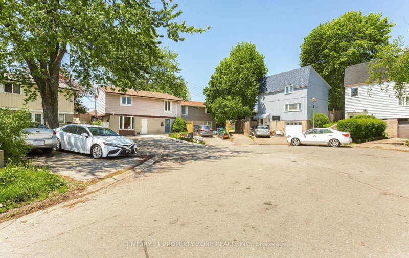 17 Hillbank Trail